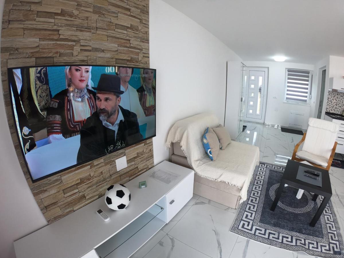 Memphis Apartment Golubac