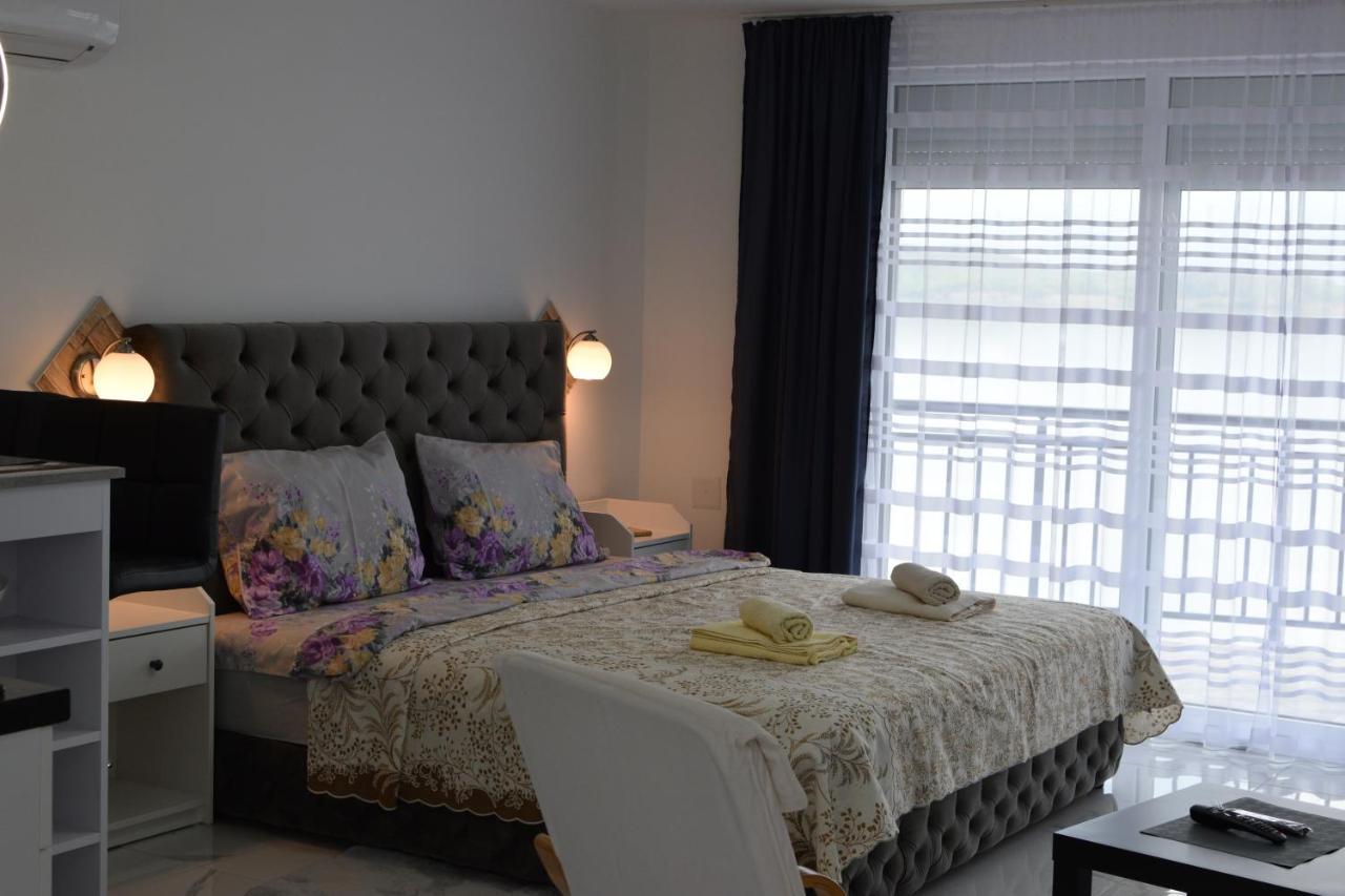 Memphis Apartment Golubac