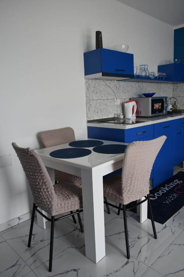 Memphis Apartment *