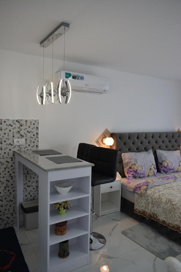 Memphis Apartment Golubac